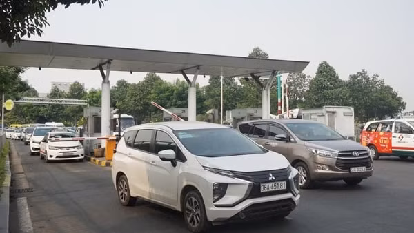 TP HCM điều chỉnh phân luồng giao thông trong sân bay Tân Sơn Nhất nhằm giảm ùn ứ giao thông cho khu vực