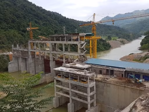 Theo Phó Thủ tướng, các hồ, đập thủy lợi, thủy điện có vai trò rất quan trọng trong việc đáp ứng an ninh nguồn nước, đáp ứng nguồn nước ngọt cho sản xuất và sinh hoạt của người dân, góp phần cắt lũ nhưng cũng có tác động tiêu cực đến môi trường.