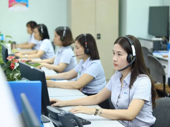 Phát hiện cuộc gọi, tin nhắn có dấu hiệu lừa đảo, khách hàng vui lòng phản ánh về tổng đài 18001091 của VNPT để được kịp thời tư vấn, hướng dẫn.