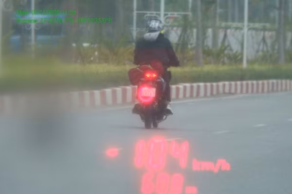 Hình ảnh chụp ghi nhận chiếc xe máy chạy với tốc độ 104 km/giờ
