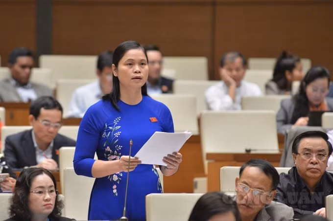 Đại biểu Ma Thị Thúy (đoàn Tuyên Quang).