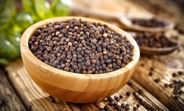 Giá tiêu hôm nay 3/11: Giữ ổn định trong khoảng 52.000 - 55.000 đồng/kg.