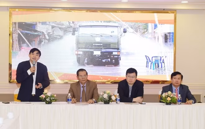 Các đại biểu dự lễ phát động cuộc bình chọn tuyên truyền phòng chống dịch Covid-19 