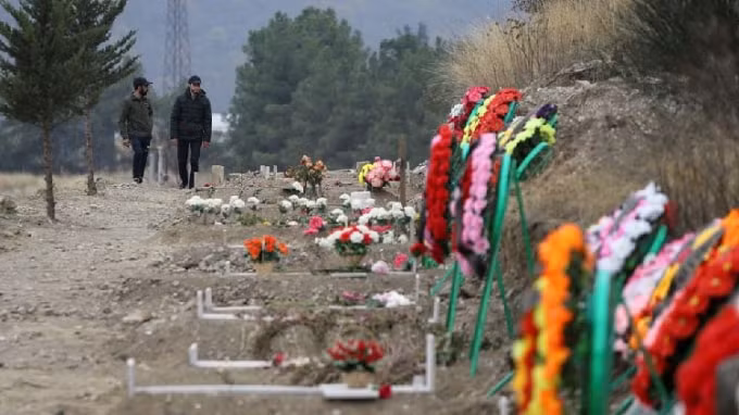 Rất nhiều binh lính và thường dân đã thiệt mạng trong cuộc xung đột ở Nargono-Karabakh - Ảnh: Reuters