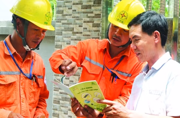 Thủ tướng Chính phủ giao Bộ Công Thương chỉ đạo EVN giữ ổn định giá điện trong những tháng cuối năm 2020