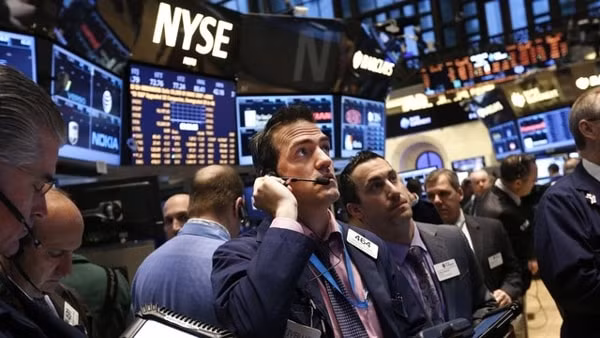 Nhà giao dịch trên sàn chứng khoán New York