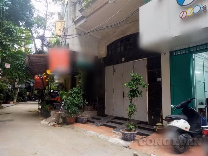 Theo như 1 người bán hàng tại đây cho biết, thời điểm 22h đêm ở khu vực này rất vắng.