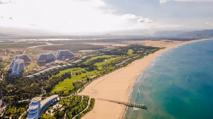 Khách sạn lớn nhất Việt Nam FLC Grand Hotel Quy Nhon dự kiến khánh thành tháng 11 năm nay.