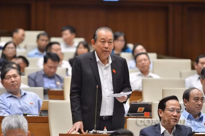 Phó Thủ tướng Thường trực Chính phủ Trương Hòa Bình đã trả lời chất vấn.