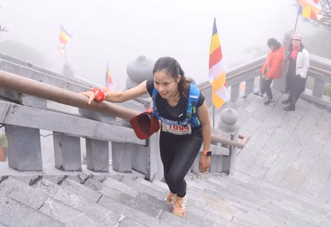 Chị Hậu trong những bước cuối cùng về đích.