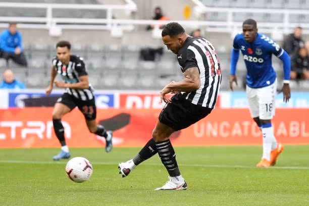 Cầu thủ Wilson có bàn thắng mở tỉ số trên chấm penalty. Ảnh: bongdaplus.vn