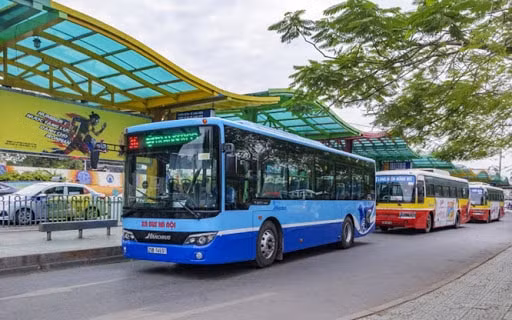 Hà Nội bổ sung thêm 2 tuyến xe buýt đến khu Liên cơ Võ Chí Công. Ảnh: TL