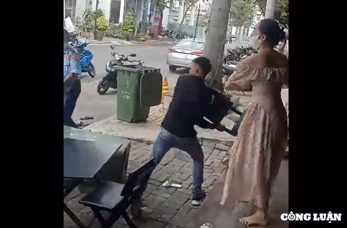 phan anh tieng on bi de doa thanh toan ca gia dinh den danh nhau rach dau do mau hinh 3