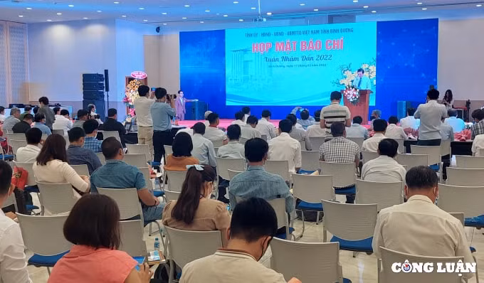 bao chi luondong hanh cung binh duong trong dai dich covid 19 hinh 1