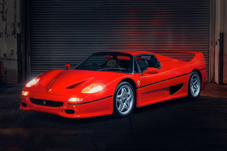 ferrari f50 hang hiem voi tay lai nghich duoc rao ban dau gia hinh 2