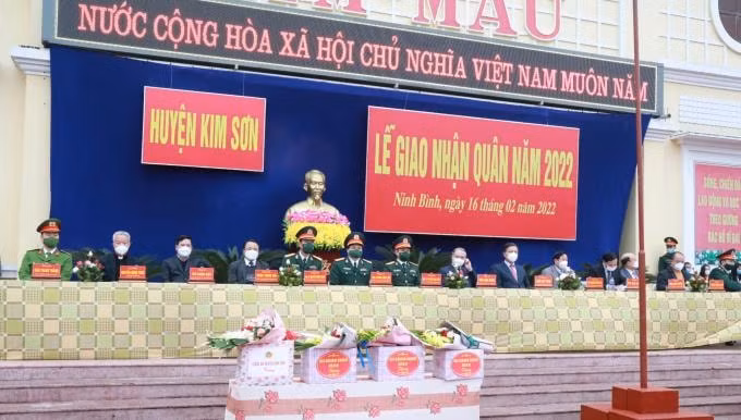 ninh binh hon 1300 thanh nien uu tu hang hai len duong nhap ngu hinh 4