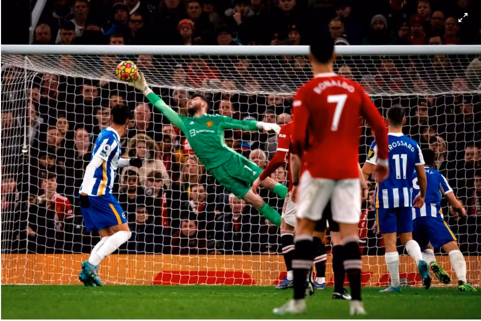 ronaldo toa sang giup man utd thang 2 0 brighton hinh 5