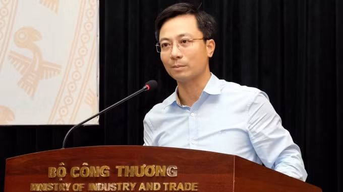gia xang dau dat dinh 8 nam nganh dich vu an uong dong loat tang gia hinh 2