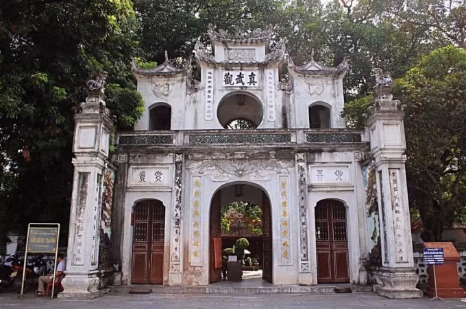 ngay ram thang gieng o ha noi nen di le nhung noi nao hinh 3