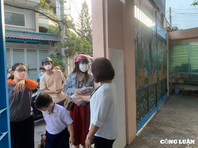 hon 1 trieu hoc sinh mam non tieu hoc o tp hcm tro lai truong phu huynh nua mung nua lo hinh 10