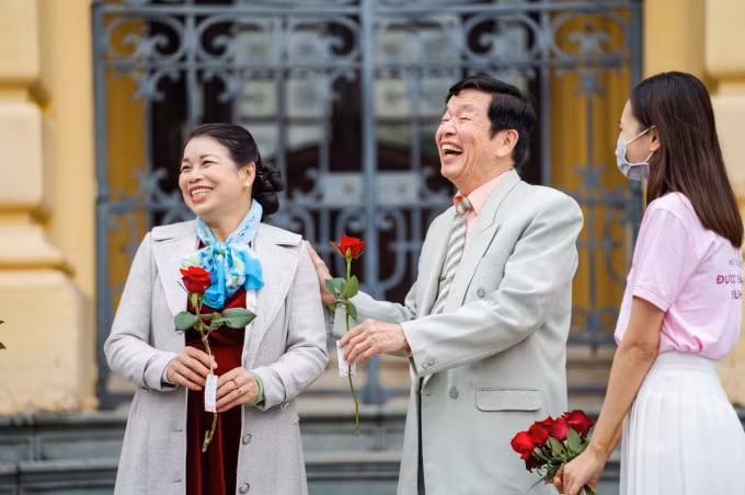 valentine 2022 man to tinh an tuong nhat the gioi vua dien ra tai ha noi voi 99999 bong hong hinh 8