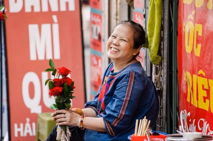 valentine 2022 man to tinh an tuong nhat the gioi vua dien ra tai ha noi voi 99999 bong hong hinh 4