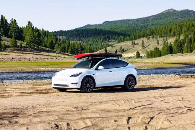 tesla trieu hoi hon 817000 xe vi loi day an toan hinh 1