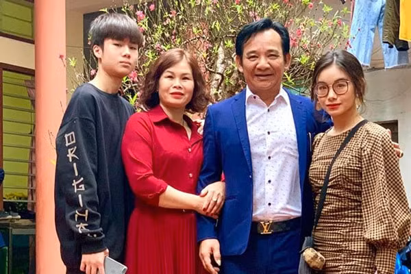 loat sao nam tuoi dan cua showbiz viet hinh 4