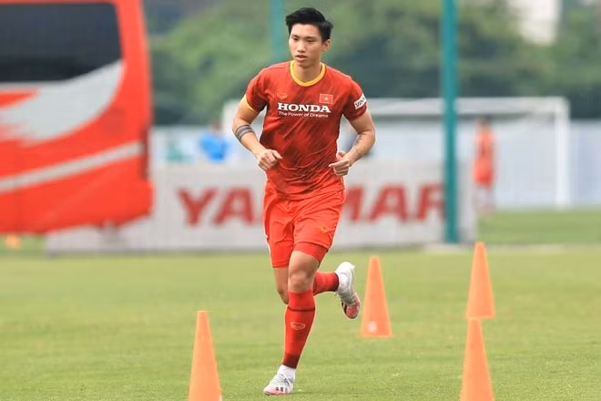 doan van hau ve viet nam sau thoi gian dieu tri chan thuong tai han quoc hinh 1