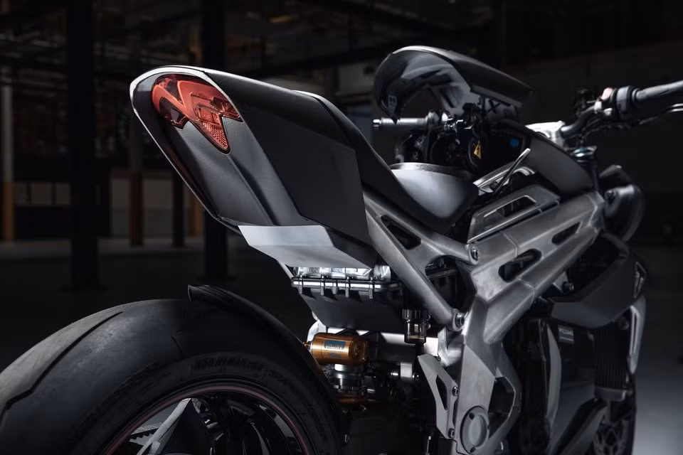 moto dien triumph te 1 se duoc trang bi sac nhanh hinh 4