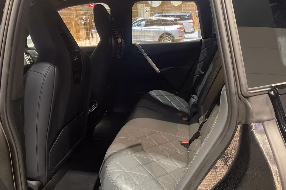 suv dien hieu nang cao bmw ix m60 lan dau xuat hien thuc te hinh 8