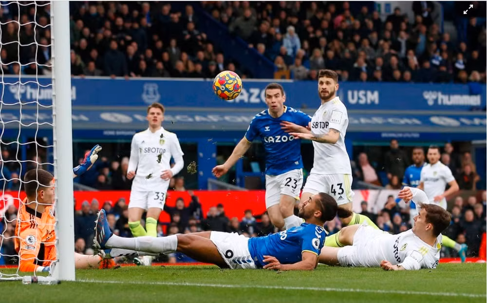 van de beek toa sang everton dut mach toan hoa va thua o premier league hinh 4