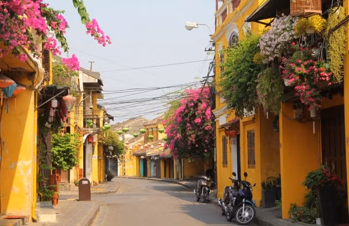hoi an tat bat chuan bi don khach quoc te tro lai hinh 2
