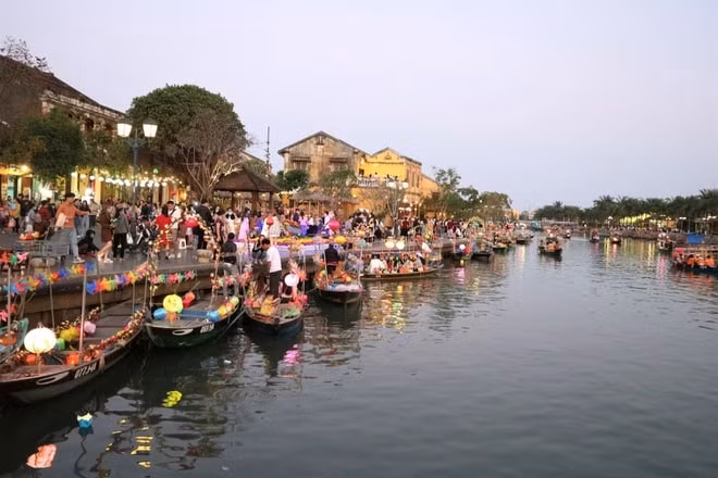 hoi an tat bat chuan bi don khach quoc te tro lai hinh 3