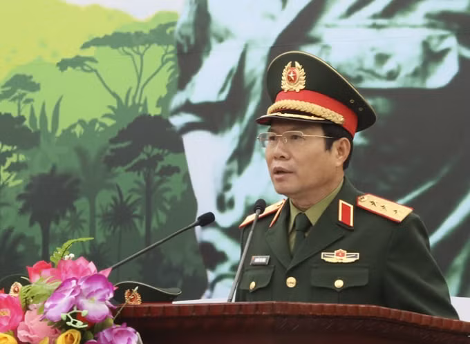 dai tuong phan van giang du le phat dong tet trong cay tai trung tam huan luyen quan su quoc gia 4 hinh 1