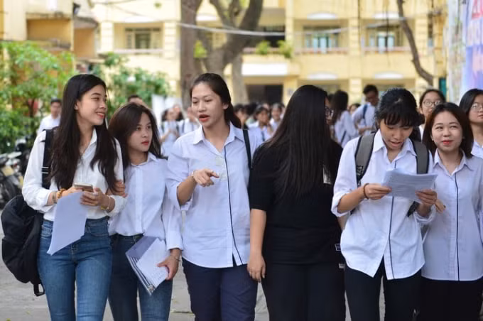 Hà Nội tiếp tục cho học sinh THPT nghỉ thêm một tuần. Ảnh TL.