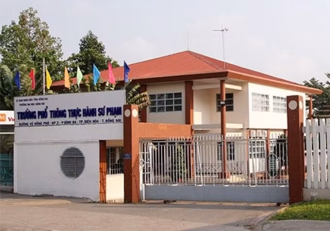 Trường PT Thực hành sư phạm bác thông tin một học sinh trở về từ Hàn Quốc bị sốt