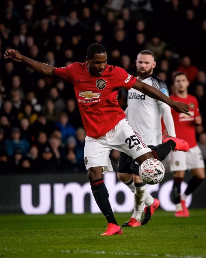 Tân binh Odion Ighalo rực sáng với cú đúp bàn thắng vào lưới Derby County. Ảnh: MUTV