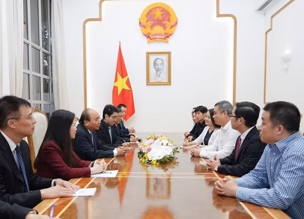 Thủ tướng Nguyễn Xuân Phúc tiếp ông Tao Hui, Tổng Giám đốc Texhong Việt Nam. Ảnh: VGP
