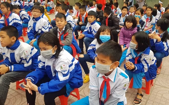 Học sinh tỉnh Nghệ An đi học trước đó