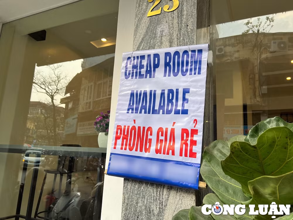 khach san pho co ha noi thi nhau giam gia van e khach thue hinh 3