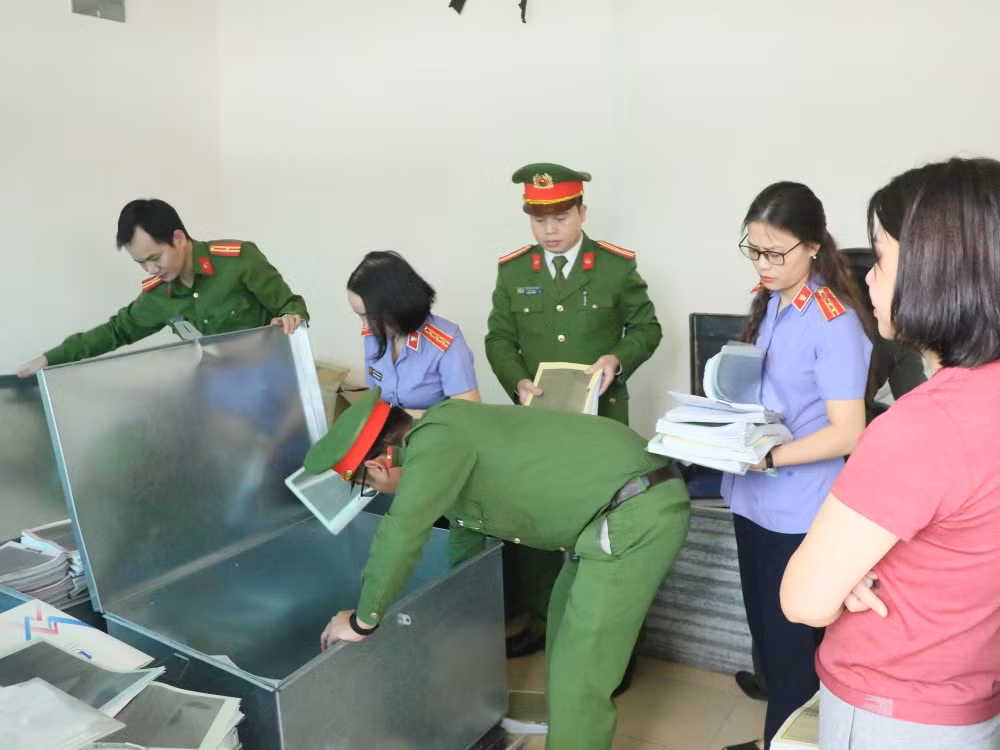 vu nang khong thiet bi giao duc o ha tinh bat giam doc pho giam doc cong ty may tinh lam hong hinh 2