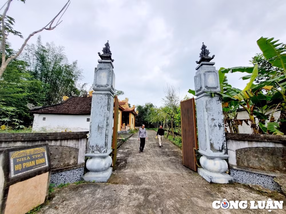 mot dao sac phong quy thoi tay son duoc luu giu tai nha tho ho phan dinh o ha tinh hinh 5