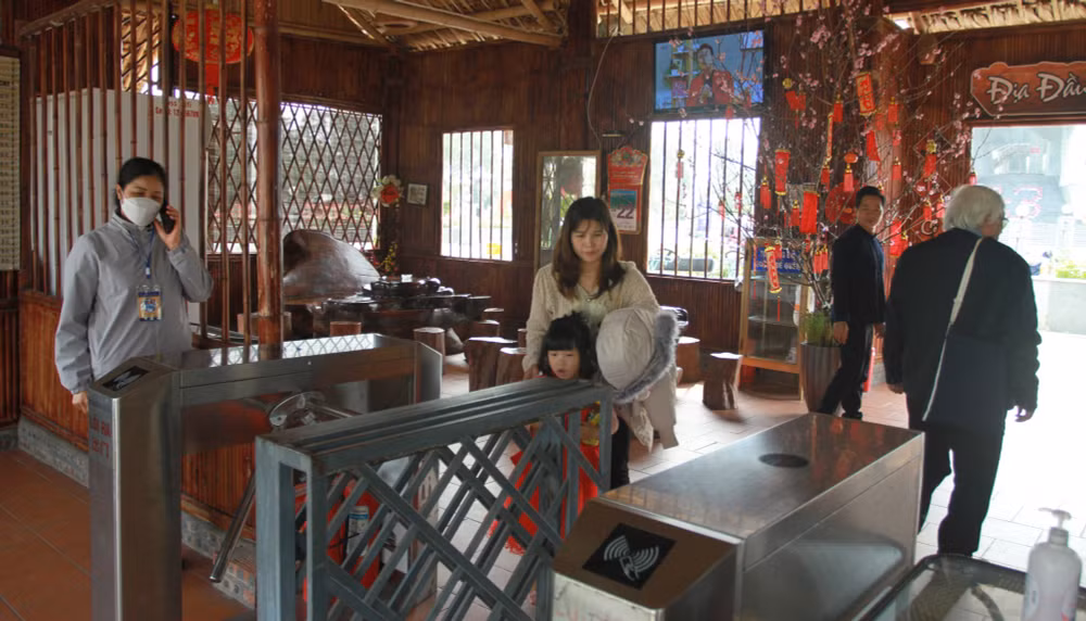 diem nhan thu hut khach du lich vung bien mong cai hinh 2