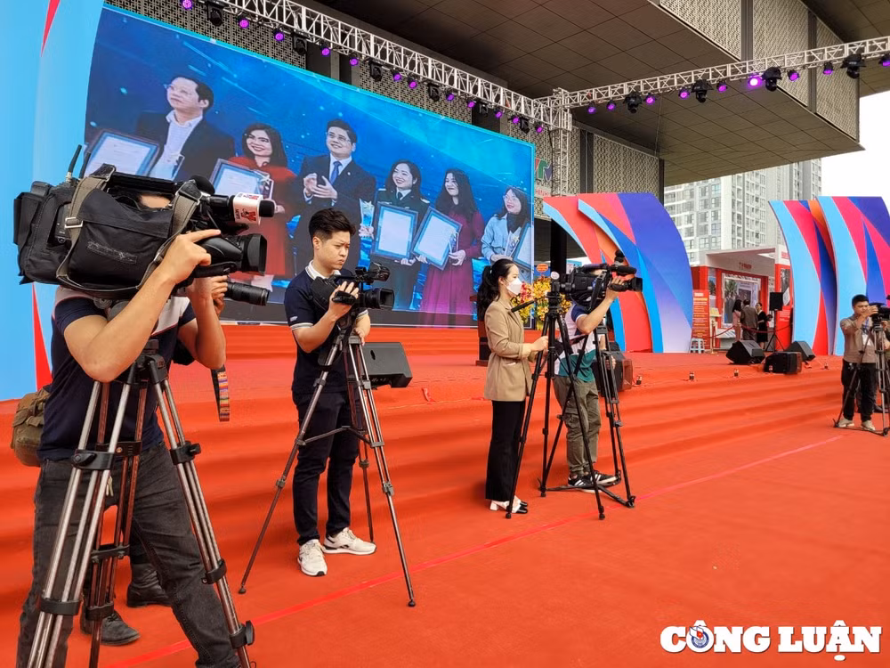 tac nghiep tai hoi bao toan quoc 2023 su gia lan toa khong khi ngay hoi lon toi cong chung hinh 12