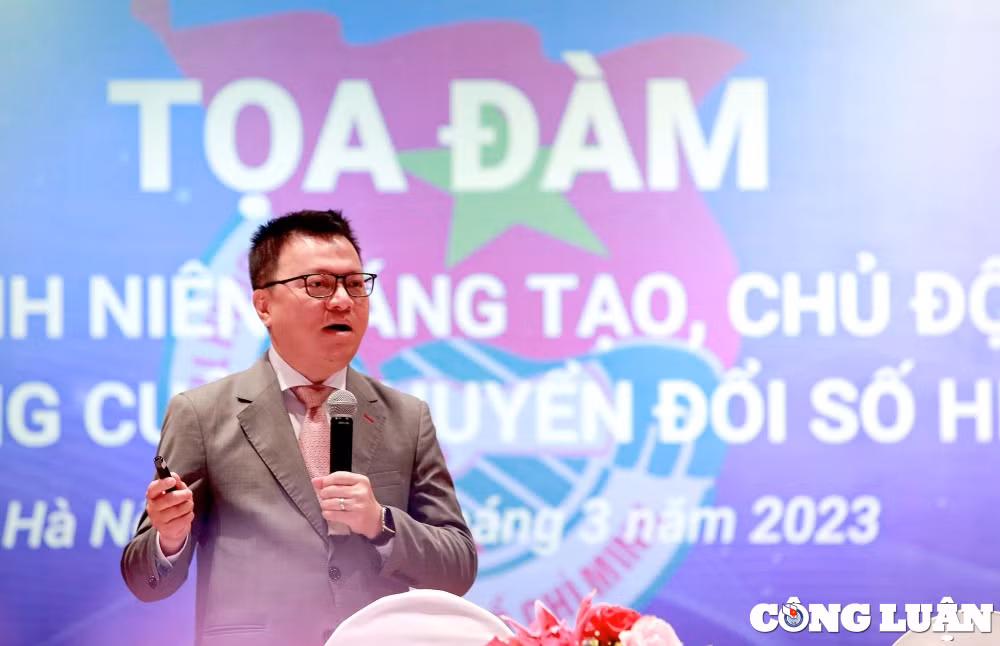 chuyen doi so den tu con nguoi chu khong phai cong nghe hinh 2