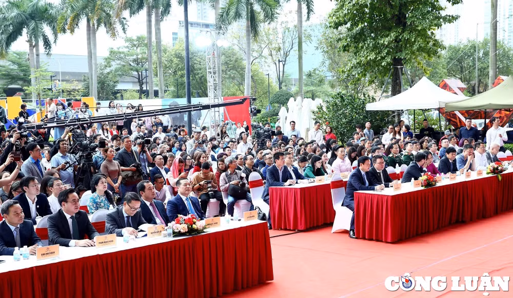 cac co quan bao chi khong the dung ngoai xu the chuyen doi so hinh 1