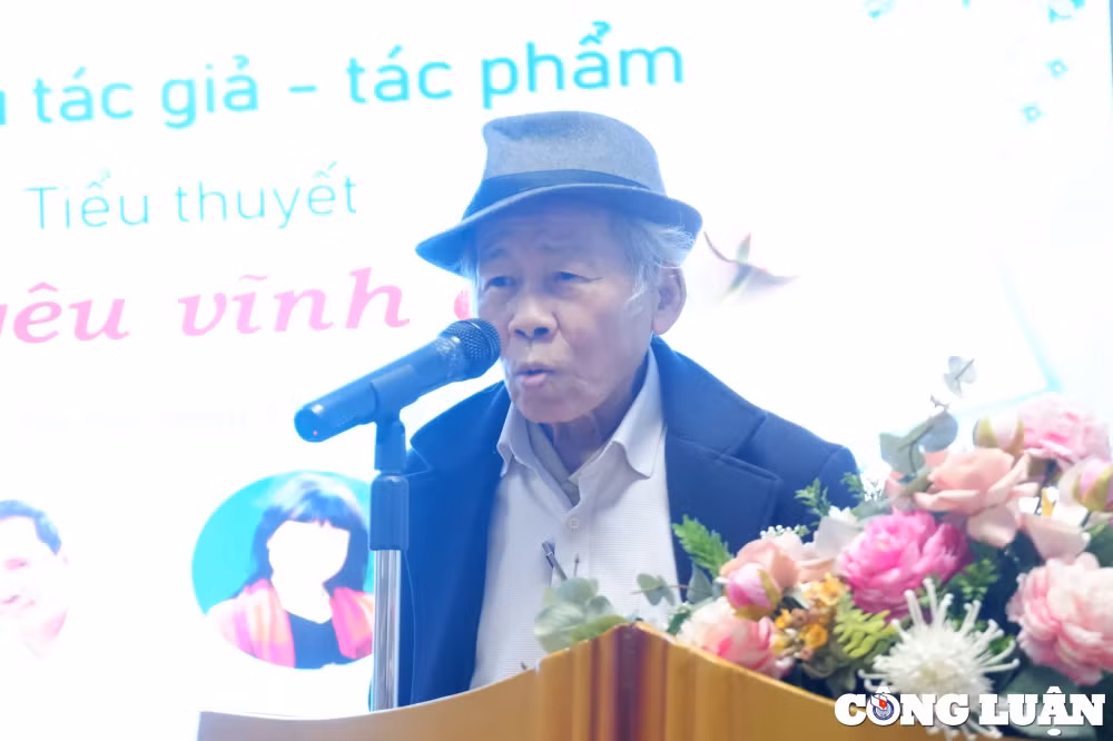 khat vong ve tinh yeu vinh cuu cua nha van tran thien huong hinh 8