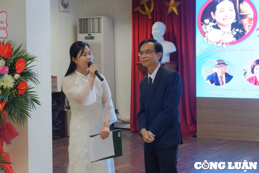 khat vong ve tinh yeu vinh cuu cua nha van tran thien huong hinh 10