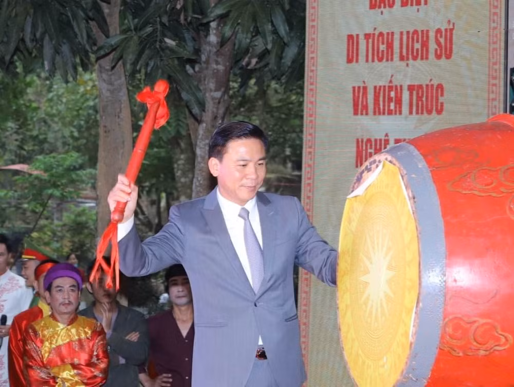 cong nhan le hoi den ba trieu la di san van hoa phi vat the quoc gia hinh 5